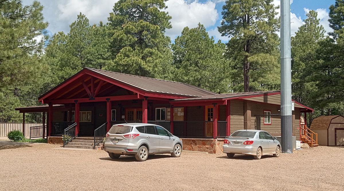 forest lakes library building picture